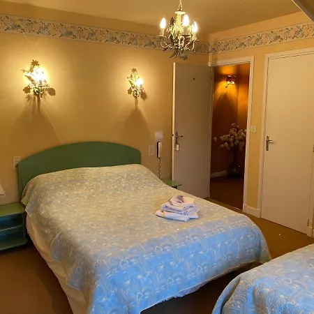 Séjour chez l'habitant De Famille L.f.m.a.l. *