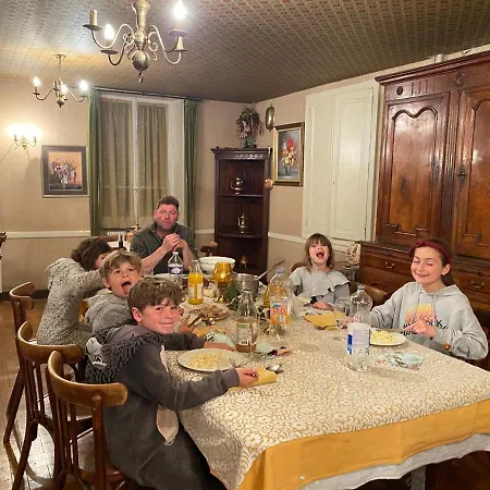 Quarto em Acomodações Particulares De Famille L.f.m.a.l. *