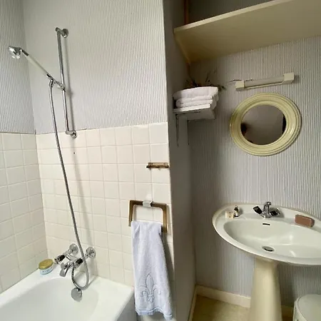 Quarto em Acomodações Particulares De Famille L.f.m.a.l. *