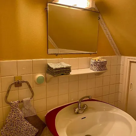 Privat bolig De Famille L.f.m.a.l. Giat