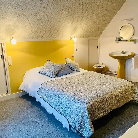 Quarto em Acomodações Particulares De Famille L.f.m.a.l. Giat