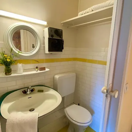 De Famille L.f.m.a.l. Quarto em Acomodações Particulares *